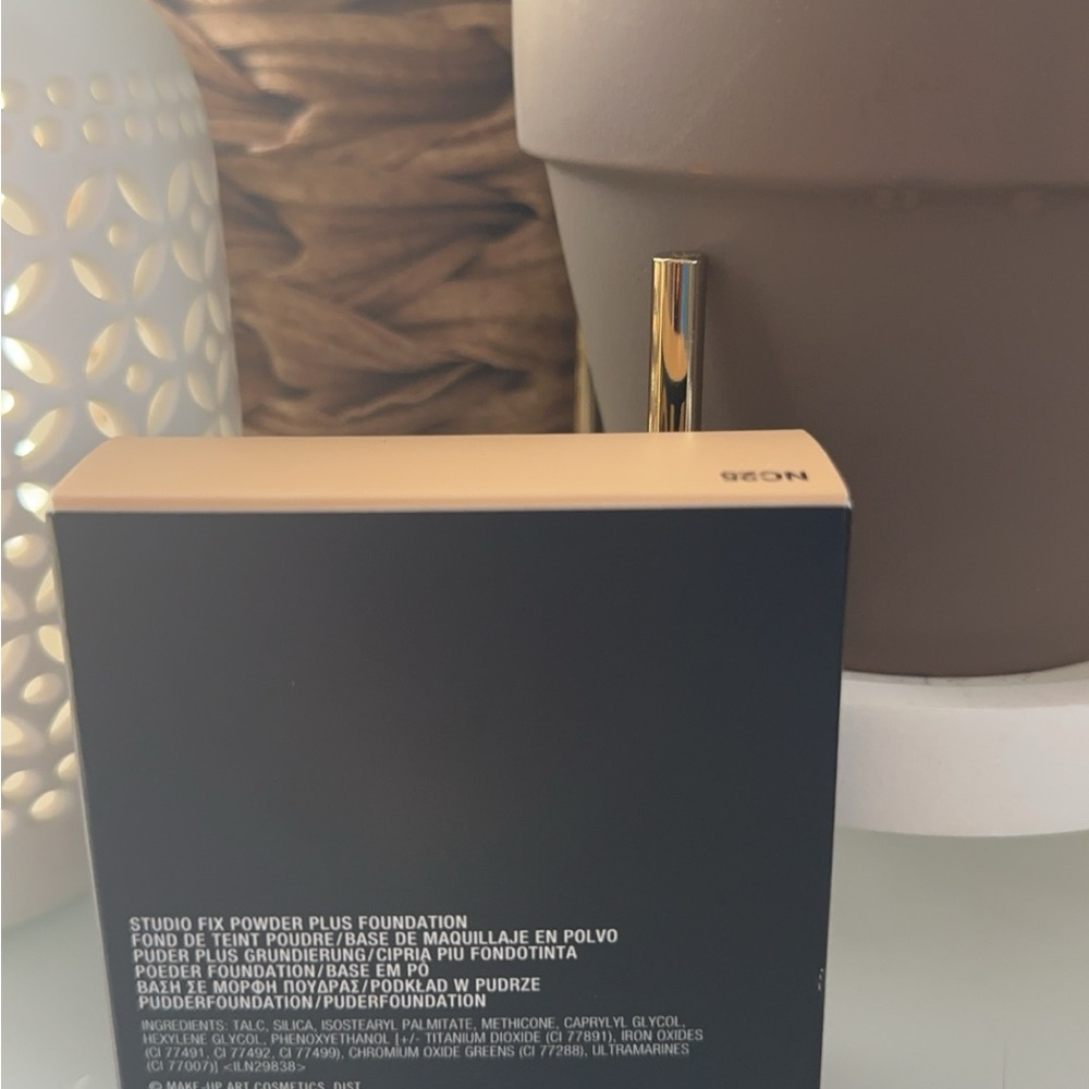 MAC Studio Fix Powder NC 25